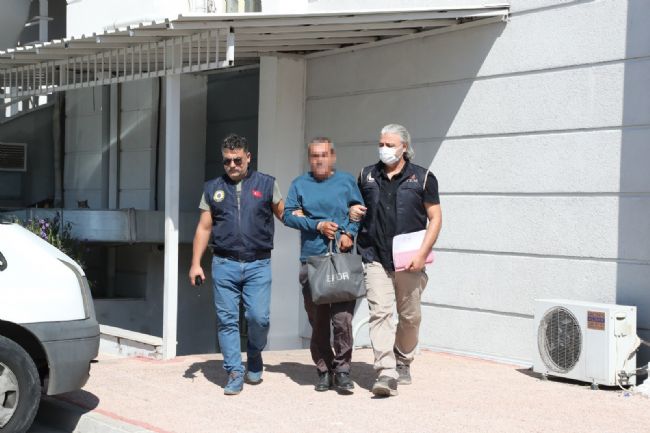 MERSİN'DE TERÖR SALDIRILARINI DESTEKLEYEN PAYLAŞIM YAPAN BİR KİŞİ GÖZALTINA ALINDI