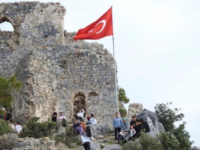 Öğrenciler Softa Kalesi'ni keşfetti