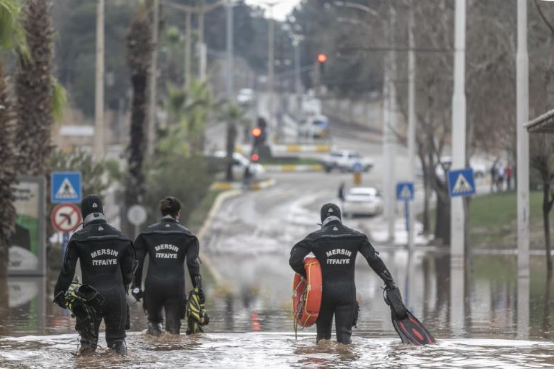 mersinde-itfaiye-yılın-ilk-yarısında-8-bin-37-vakaya-koştu