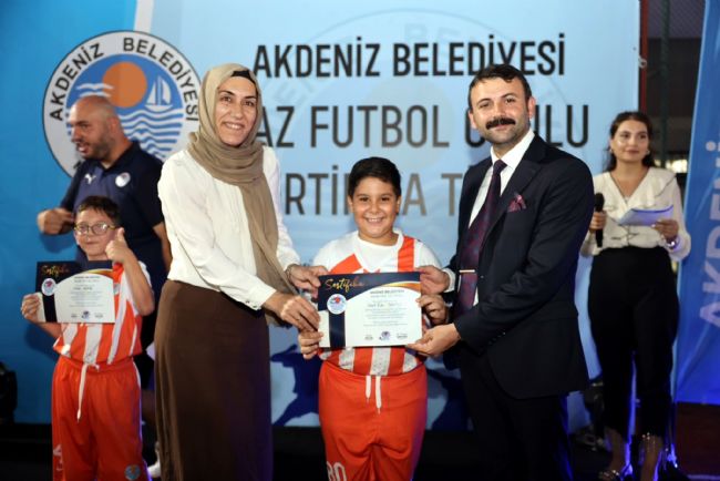 KURSİYER SPORCULAR SERTİFİKALARINI TÖRENLE ALDI