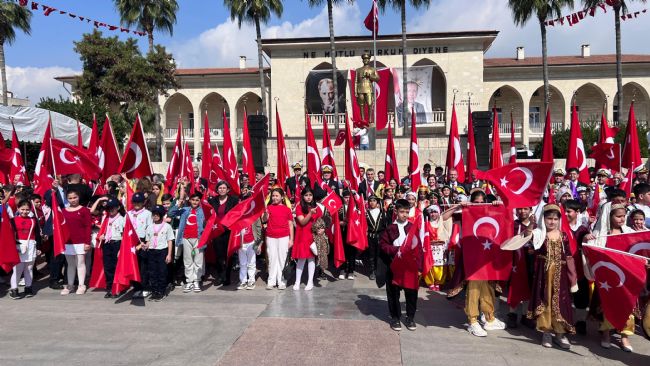 MERSİN'DE 23 NİSAN COŞKUYLA KUTLANDI