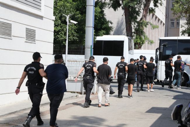 Mersin merkezli dolandırıcılık operasyonu: 57 gözaltı