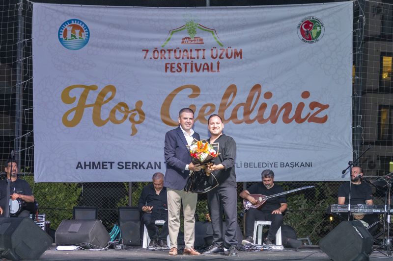 7. ÖRTÜALTI ÜZÜM FESTİVALİ MEZİTLİ’DE COŞKUYLA KUTLANDI