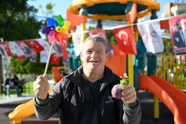 MERSİN BÜYÜKŞEHİR’İN HİZMETLERİ ENGEL TANIMIYOR MERSİN’DE ENGELLER BÜYÜKŞEHİR İLE ORTADAN KALKIYOR