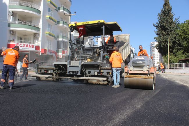 MERSİN BÜYÜKŞEHİR’İN YOL YAPIM EKİPLERİ MEZİTLİ YENİ MAHALLE’DE YOL YENİLEME ÇALIŞMASI GERÇEKLEŞTİRDİ