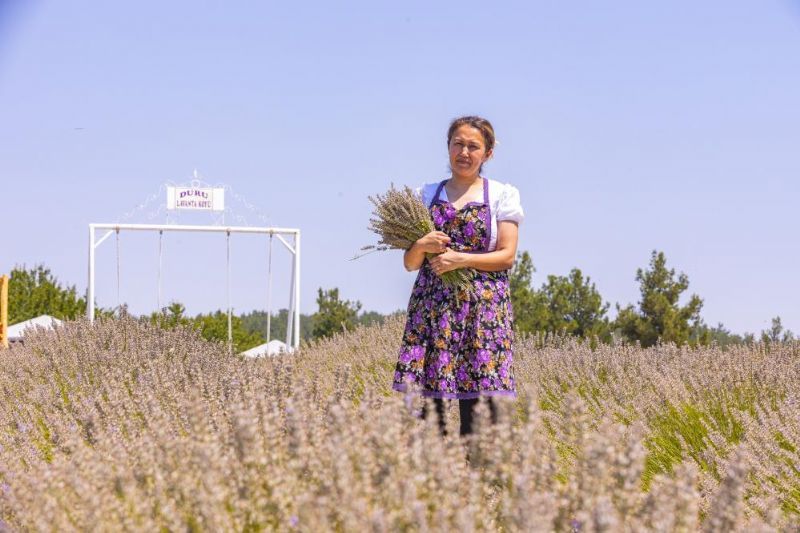Mersin’de kadın girişimci lavantayı kazanca dönüştürdü