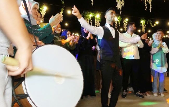 Düğün günleri yangına döndü, umudu esnaf yeşertti!