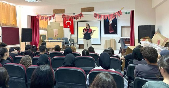 Mersin'de öğrencilere 'siber farkındalık' eğitimi