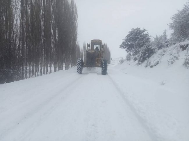 Mersin Mut'ta Kar Yağışı Nedeniyle Kapalı Yollar Açıldı