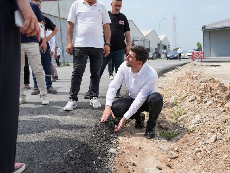 TARSUS'TA 23 SOKAKTA SICAK ASFALT ÇALIŞMASI