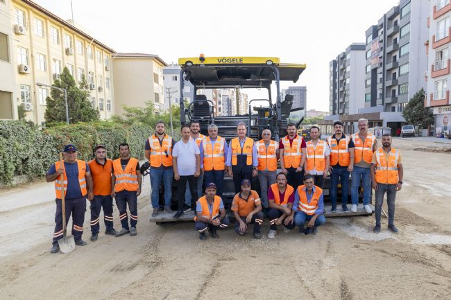 Mersin'de Büyükşehir Belediyesinin yol yapım çalışmaları sürüyor