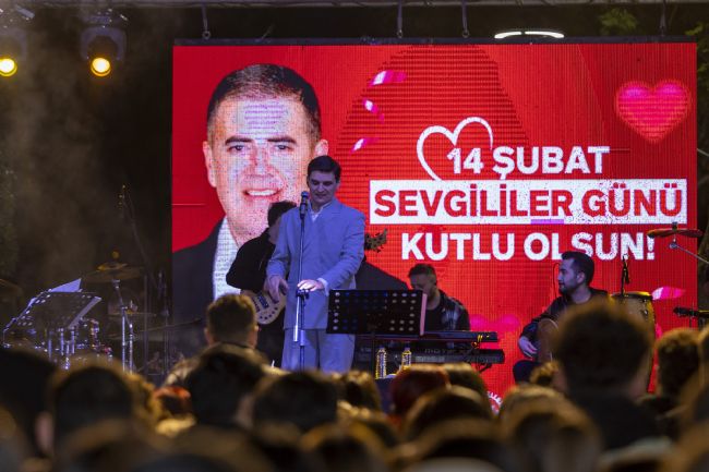 Mezitli’de Sevgililer Günü Coşkuyla Kutlandı