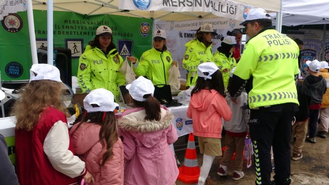 MERSİN'DE TRAFİK HAFTASINDA FARKINDALIK ETKİNLİĞİ DÜZENLENDİ