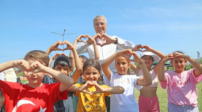 MEZİTLİ'DE UÇURTMA ŞENLİĞİ GERÇEKLEŞTİRİLDİ