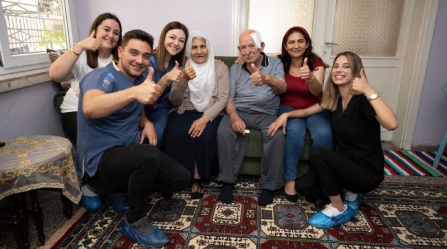 EVDE BAKIM HİZMETİ VATANDAŞLARIN TAKDİRİNİ TOPLUYOR