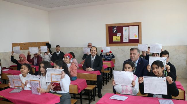  MERSİN’DE KARNE HEYECANI