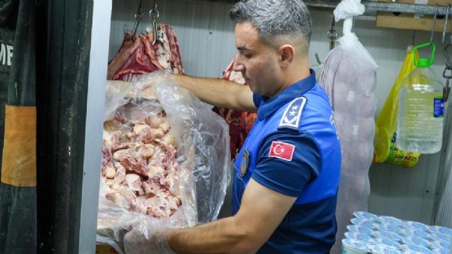 Tarsus’ta sağlıksız ürünler imha edildi