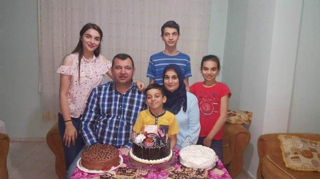 DEPREMDE HAYATLARINI KAYBEDEN POLİS MEMURU EŞİ VE 4 ÇOCUĞU TOPRAĞA VERİLDİ