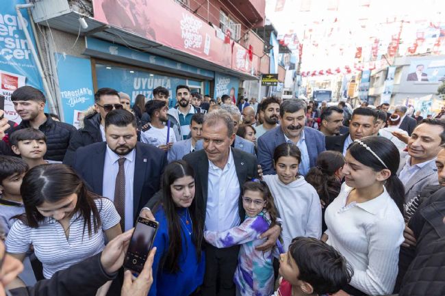 “Gençler gençliklerini yaşayamıyor”