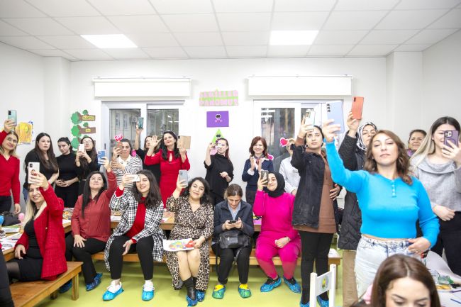 Çocuklardan Sevgi Günü’nde ailelere büyük sürpriz