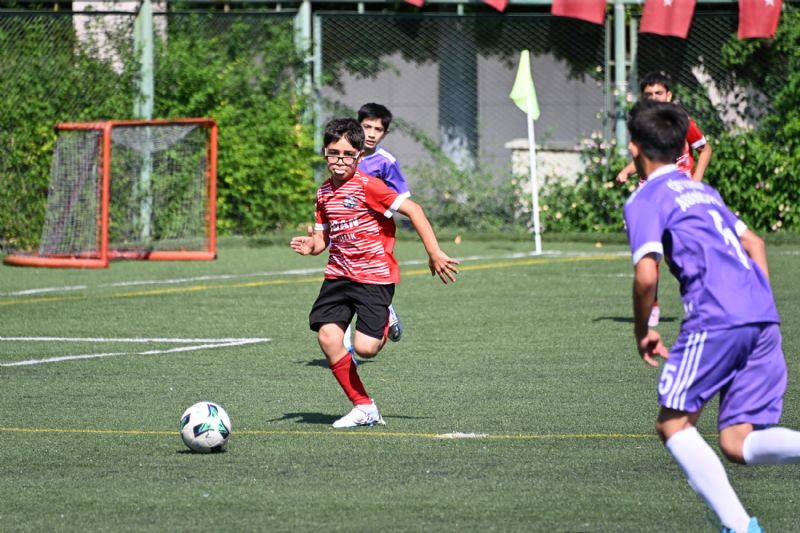 BÜYÜKŞEHİR EV SAHİPLİĞİNDEKİ ‘U-11 VE U-12 ÇOCUK FUTBOL ŞENLİĞİ’ DEVAM EDİYOR