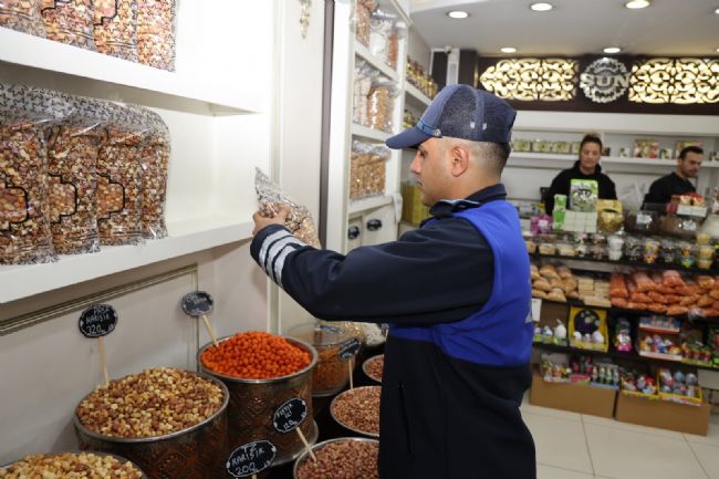 Toroslar'da zabıta ekipleri yeni yıl öncesi denetimlerini arttırdı