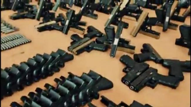 Mersin'de Silah Kaçakçılığına Yönelik Operasyon: 353 Tabanca ve 913 Parça Ele Geçirildi
