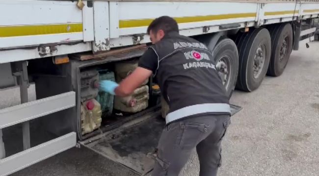 Yakıt bidonundan 149 kaçak telefon çıktı