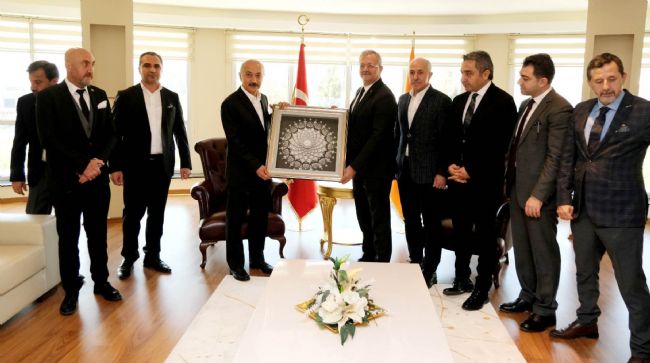 TEKLİ: "SAVUNMA SANAYİ VE DİJİTAL DÖNÜŞÜM KONUSUNDA ÇALIŞMA YÜRÜTÜYORUZ"