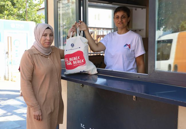 Mersin’de bebekli ailelere düzenli destek!