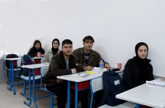 Büyükşehir her alanda öğrencilerin yanında…